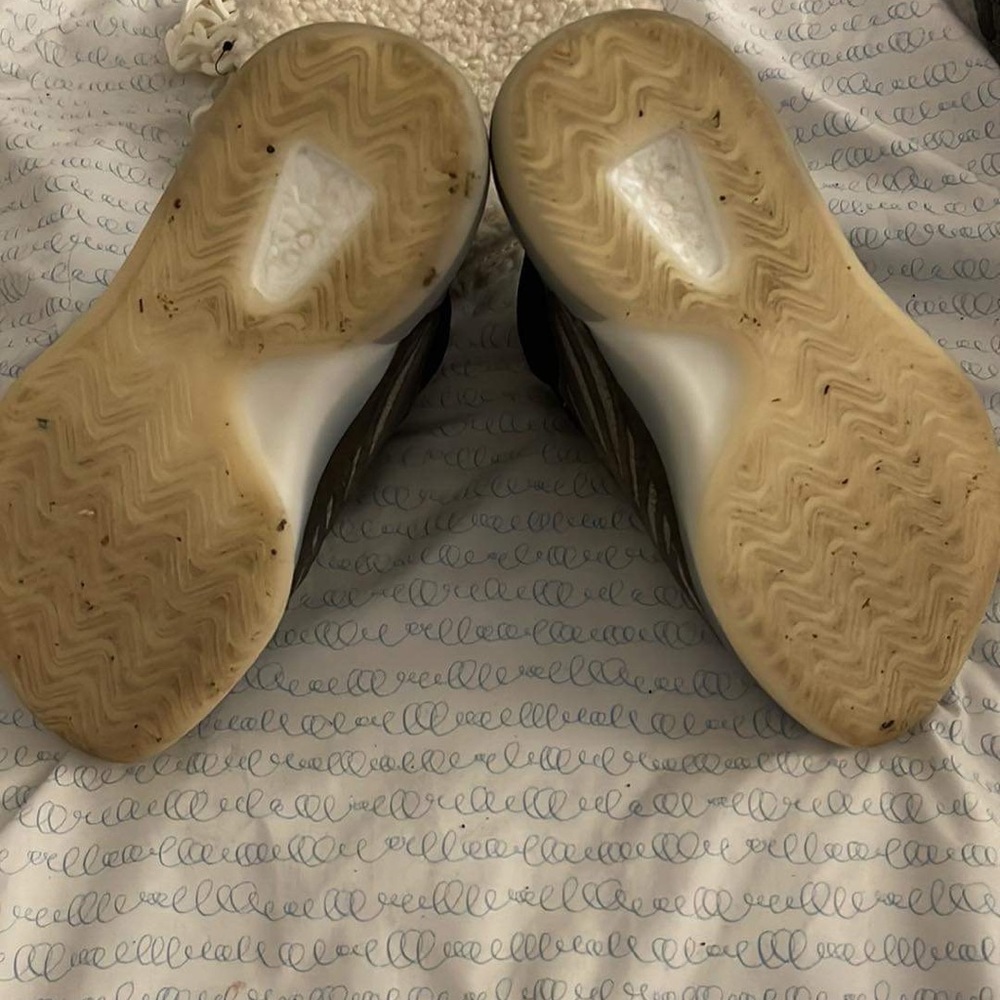 Yeezy quantum size 4.5 - Picture 4 of 5